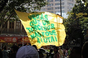 marcha-contra-abusos-na-realizacao-da-copa-toma-as-ruas-da-zona-sul-do-rio